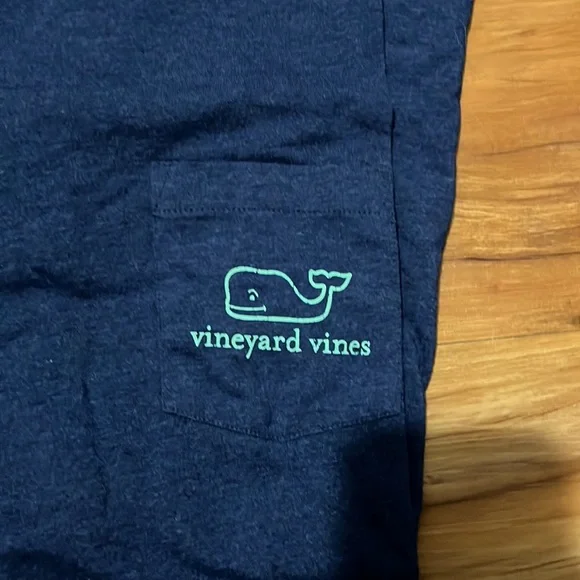 Vineyard vines long sleeve - Picture 2 of 3